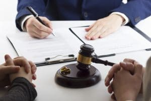 Who Should Testify in Divorce Proceedings? 